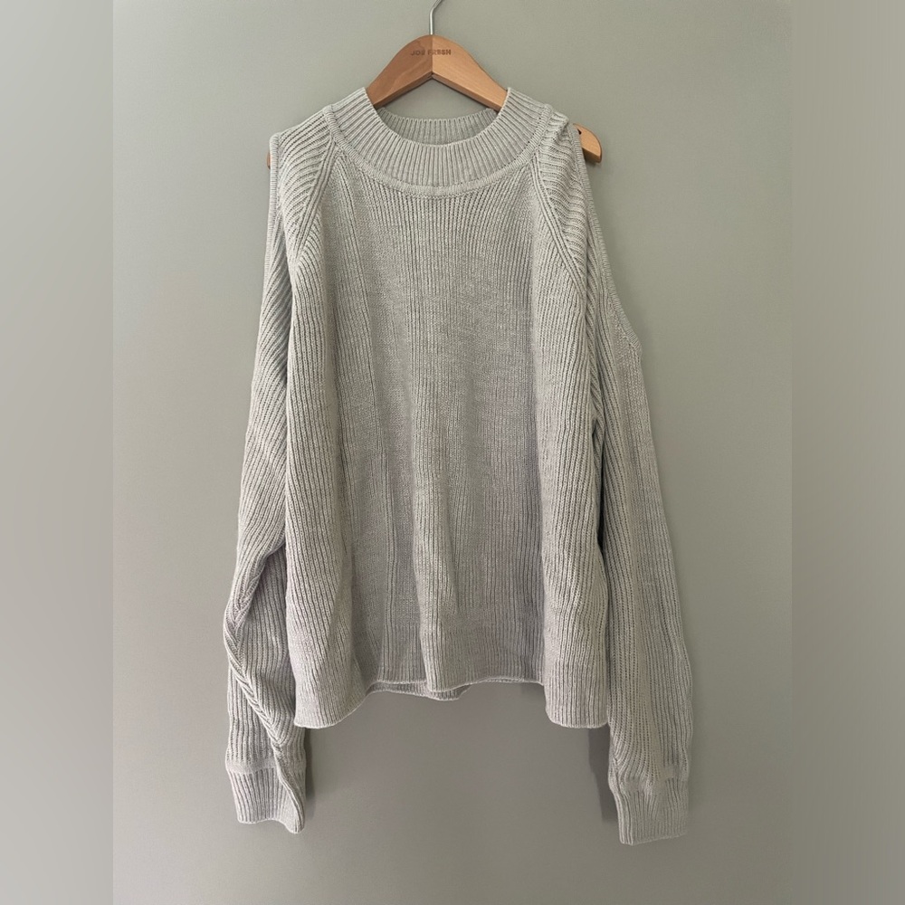H&M Divided // Cold Shoulder Sweater